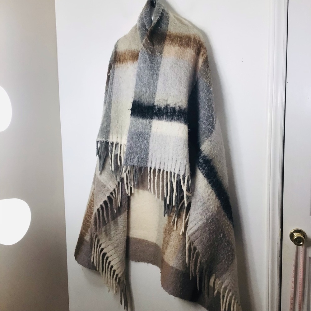 Villa Firenze wool Italy thick knit scarf wrap